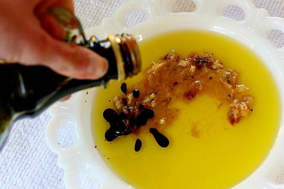 Balsamic and Roasted Garlic Dipping Oil 