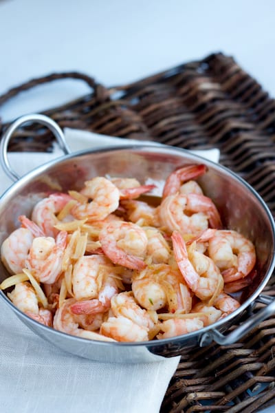 Garlicky Shrimp (gambas al ajillo) - A perfect shrimp recipe for garlic lovers! Super easy to make and goes well in a rice bowl or as part of a big salad. | perrysplate.com