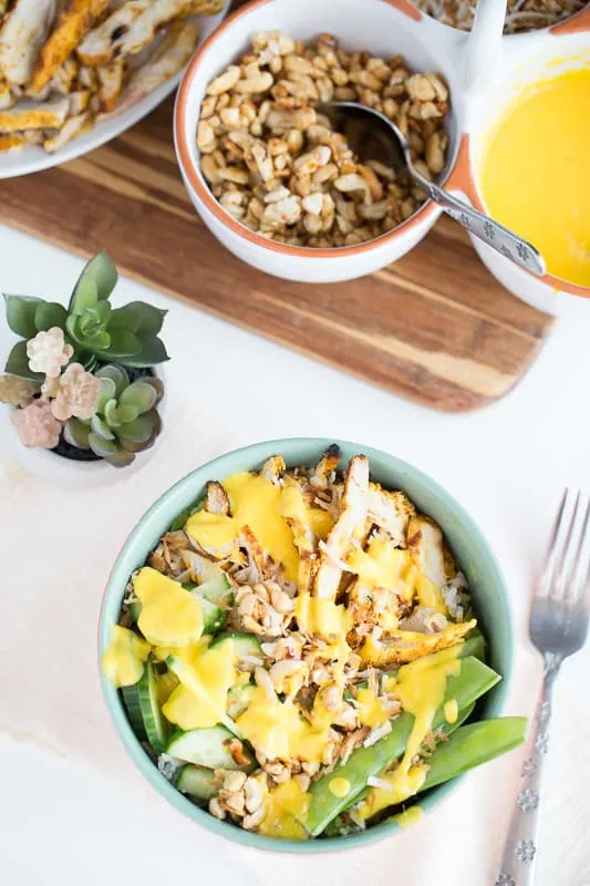 Thai Grilled Chicken Bowls with Mango-Lime Dressing | paleo recipes | grilled chicken recipes | gluten-free recipes | dairy free recipes | mango recipes | perrysplate.com