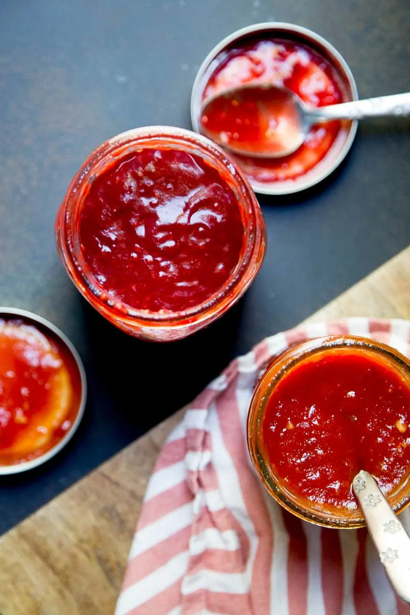 Easy 3-Minute, Sugar-Free Pizza Sauce (paleo, keto, Whole30)