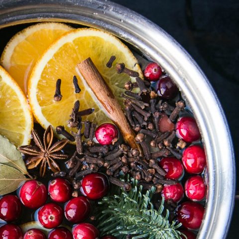 Simmering Stovetop Holiday Potpourri Recipe - The Homespun Hydrangea