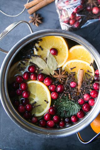 How to Make Simmer Pots (Stovetop Potpourri) - Perry's Plate