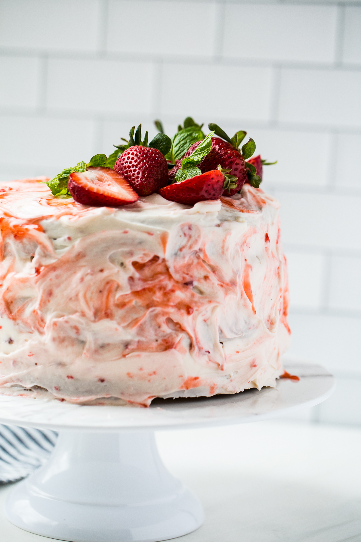 Discover 66+ strawberry vanilla swirl cake latest - awesomeenglish.edu.vn