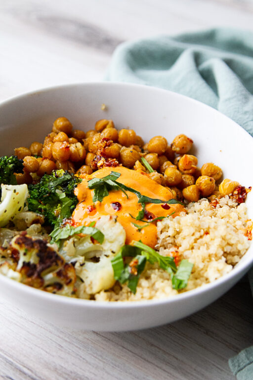 Quinoa Chickpea Bowl (Vegan) - Perry's Plate